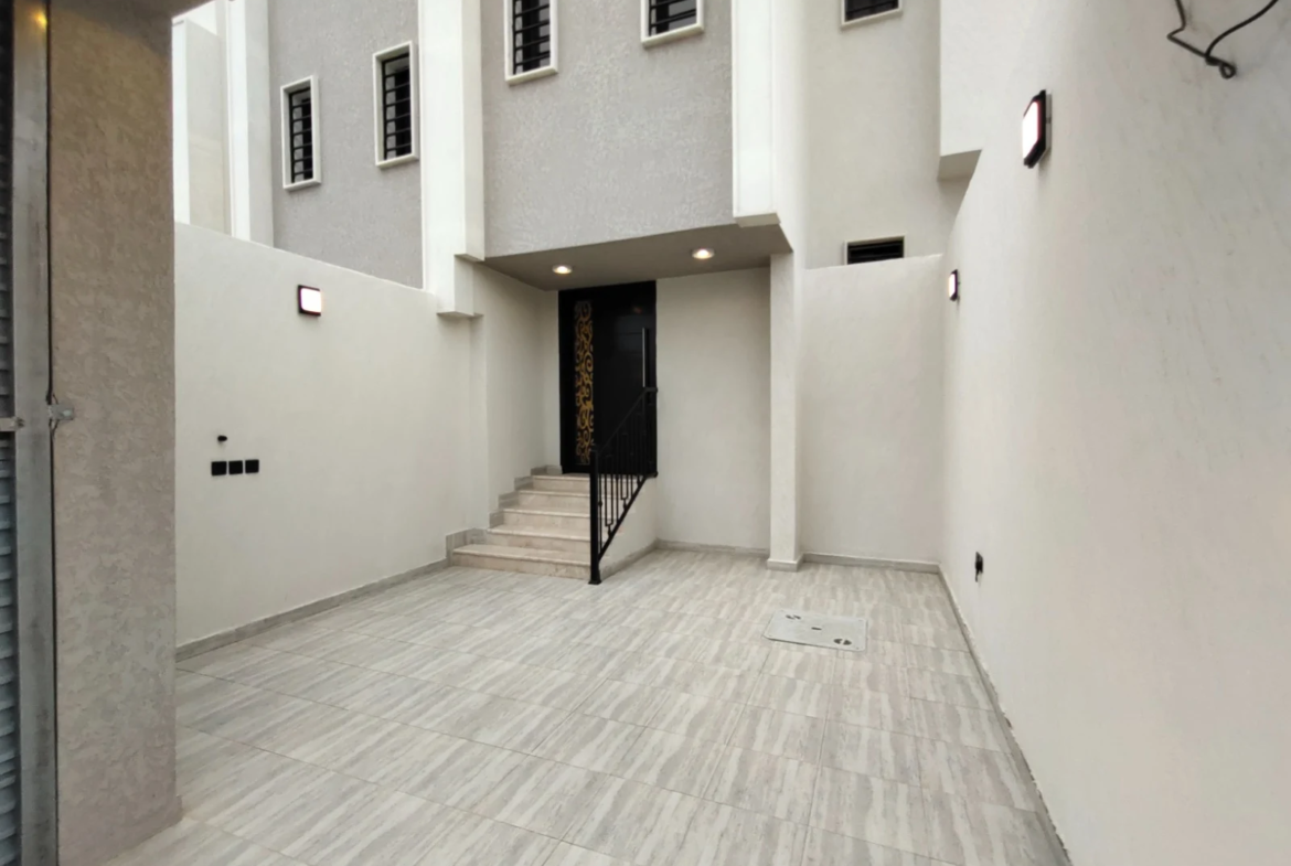 ارواف للبيع في شارع الثمانين خميس مشيط