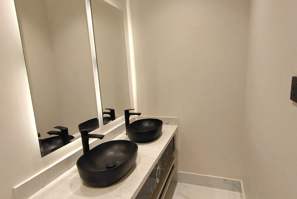 ارواف خميس مشيط