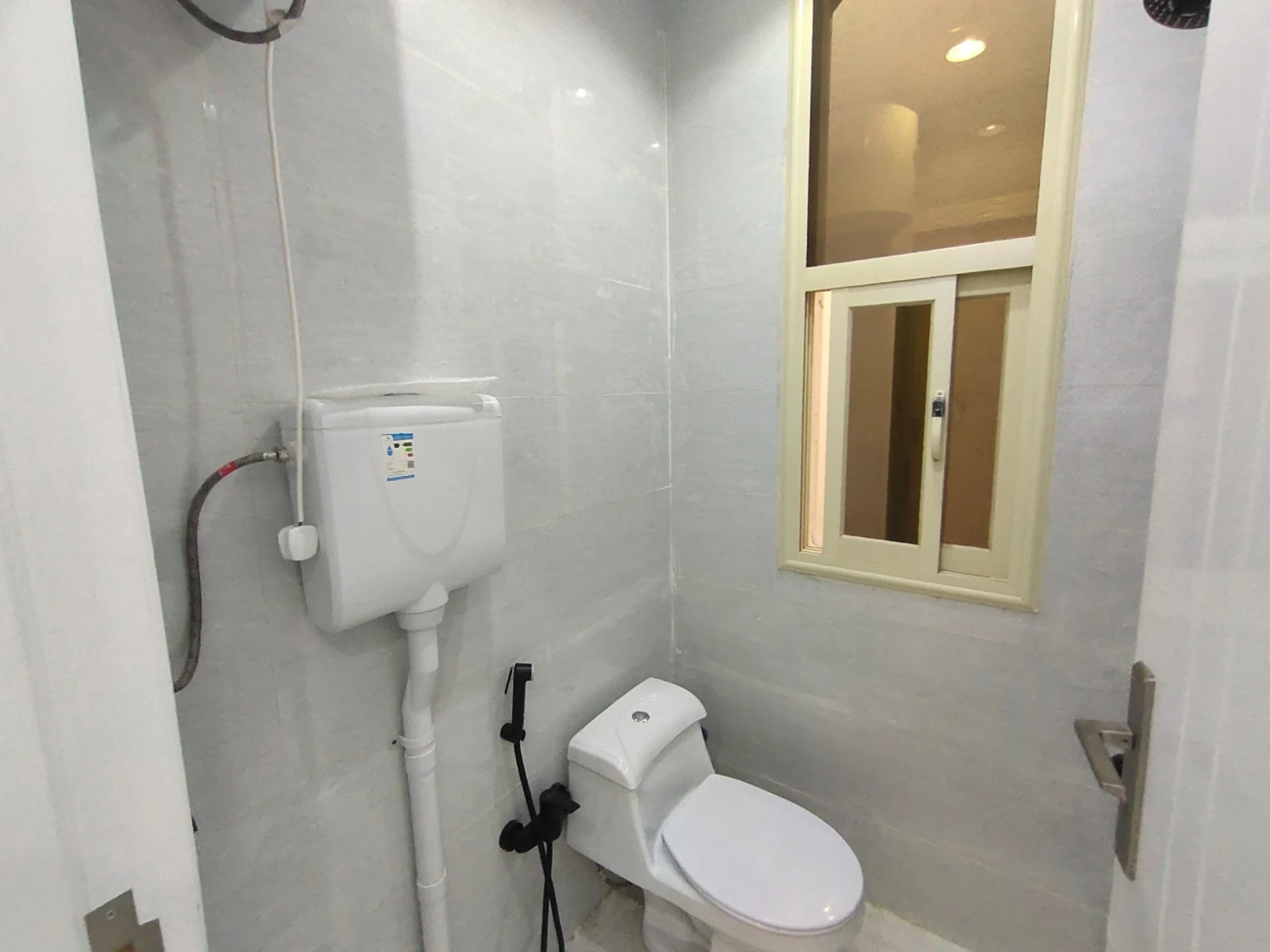 شقة للبيع خلف المستشفي الالماني خميس مشيط