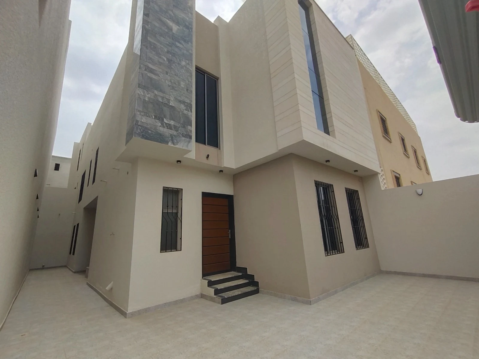 فلل للبيع في خميس مشيط